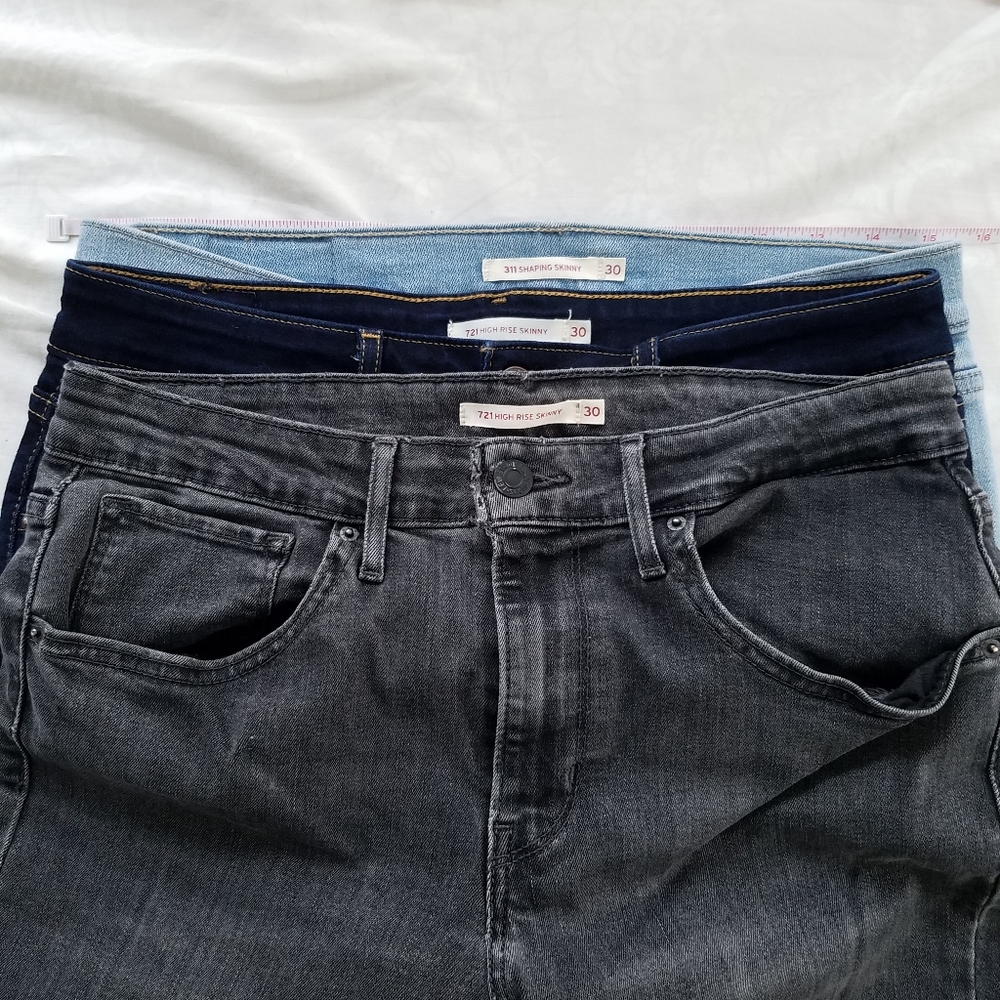 3 EUC Levi's skinny jeans size 30 - Picture 2 of 16